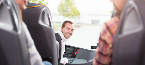 Șofer de autobuz la locul de muncă în Germania